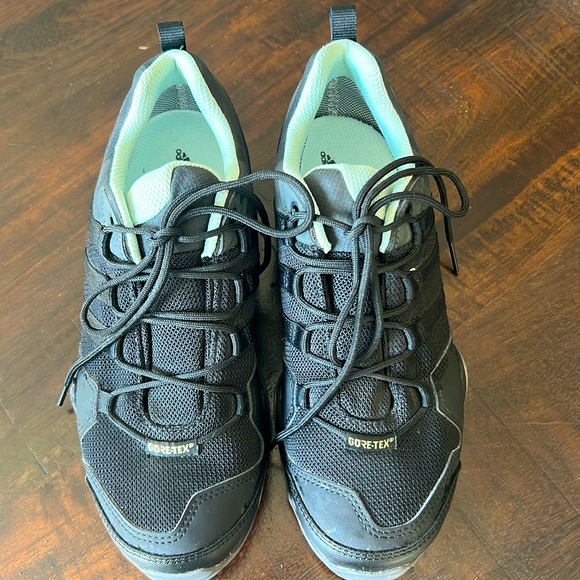Adidas Gore-Tex Terrex Hiking Shoes Womens 6 1/2 Black/ Green Sneakers - Picture 1 of 6